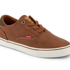 Men’s brown leather Levi’s casual shoes size 12